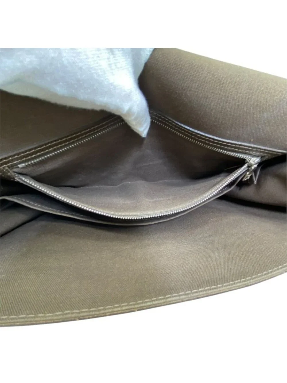 Louis Vuitton Are Creasing Shoulder Bag Taiga Leather Brown Lightweight